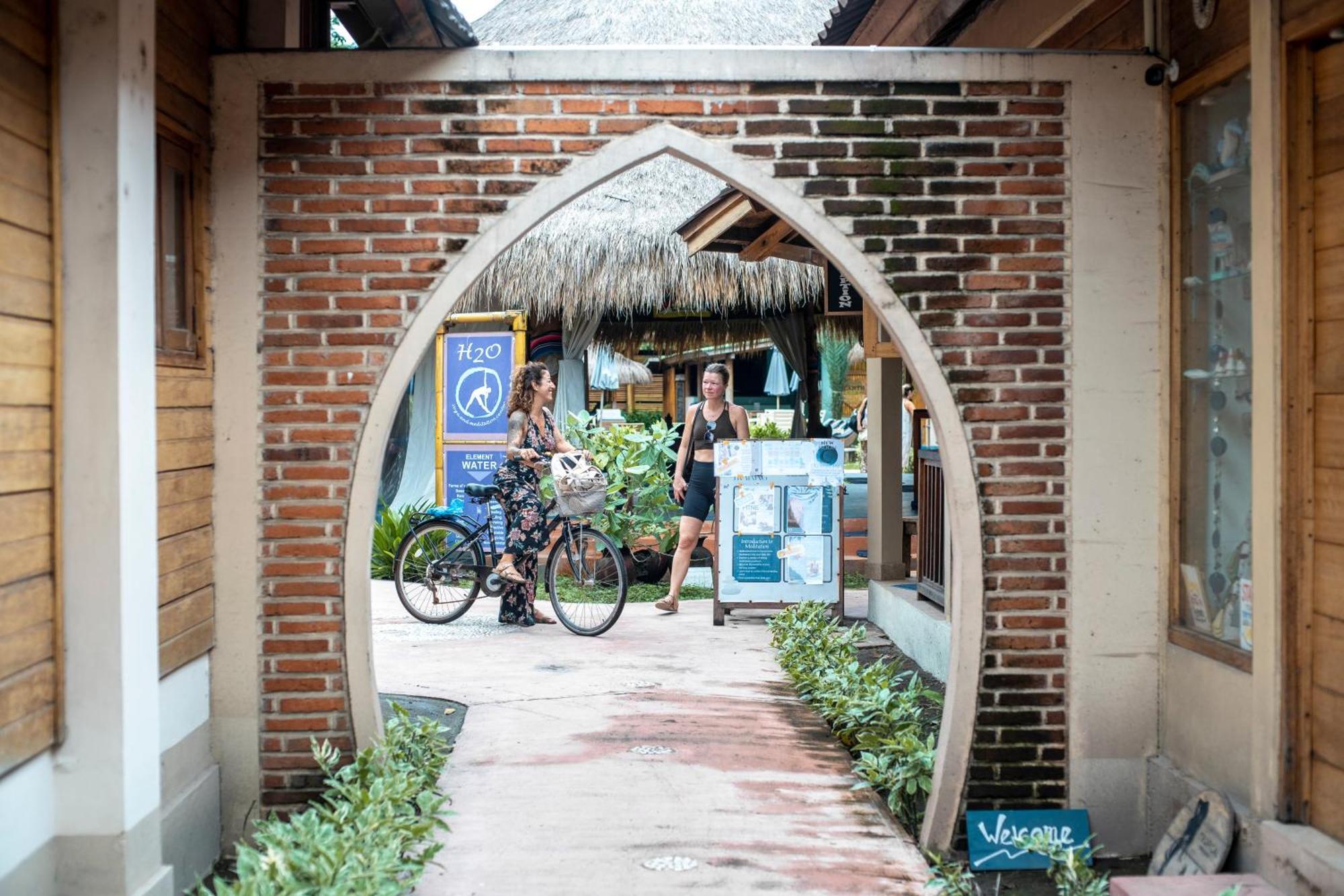 H2O Peaceful Yoga Resort Gili Air Esterno foto
